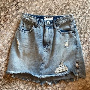 One teaspoon denim skirt; size 23